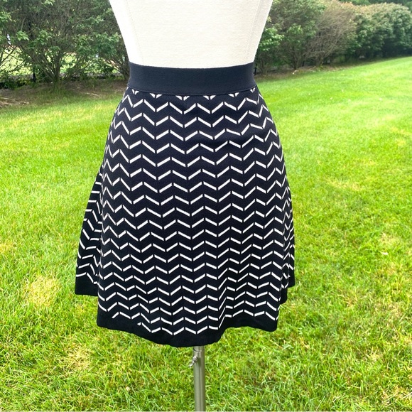 Olive & Oak Knit Skirt - Picture 6 of 14